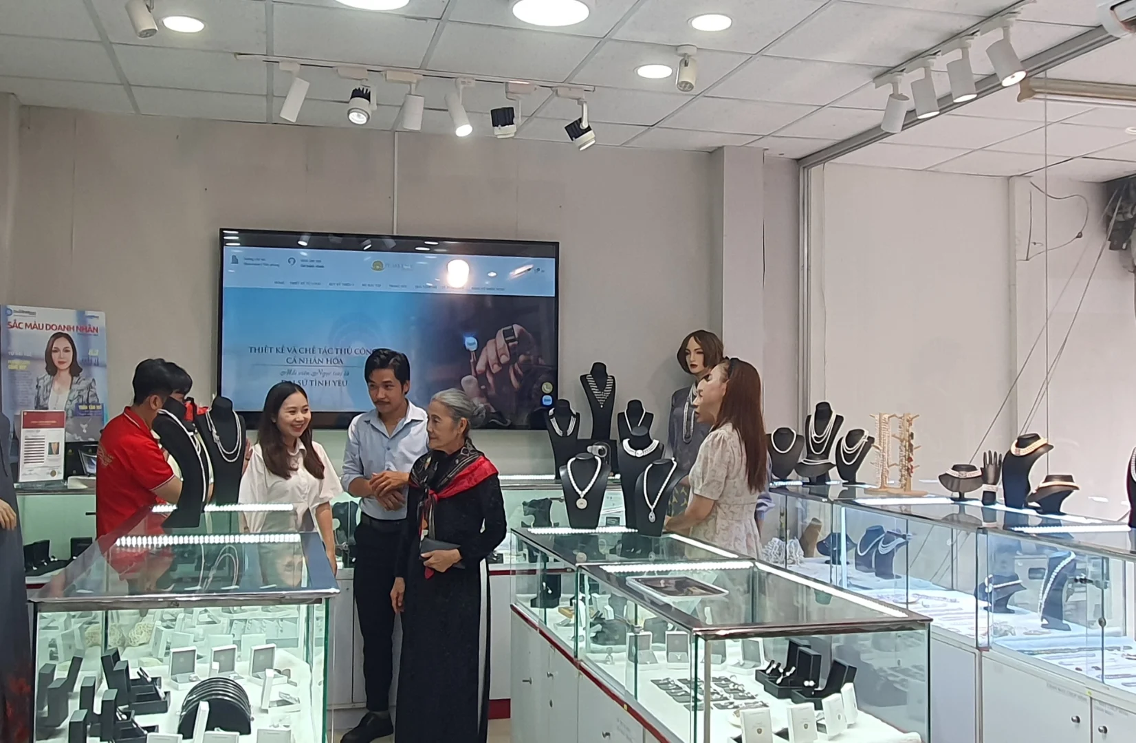Xem Ảnh Lớn